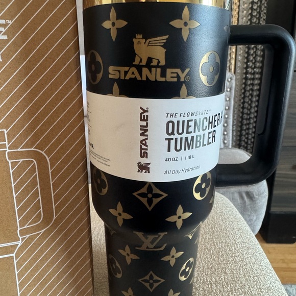 Stanley’s Black and gold LV designs 40oz Tumbler. New. - Picture 5 of 7